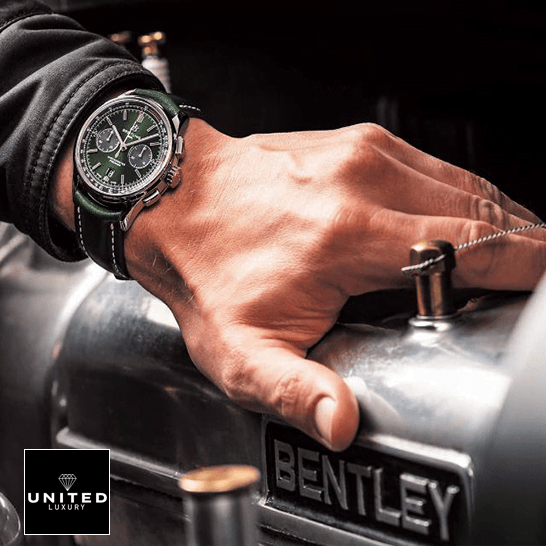 Breitling Premier Green 42 Bentley Dial Replica on the man wrist