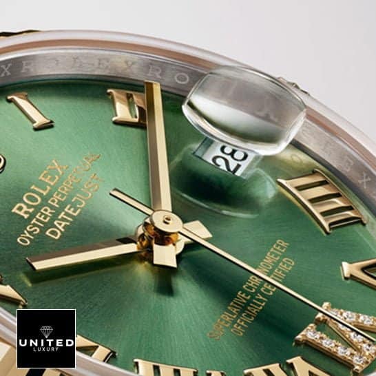 Rolex datejust green dial roman replica close analog view