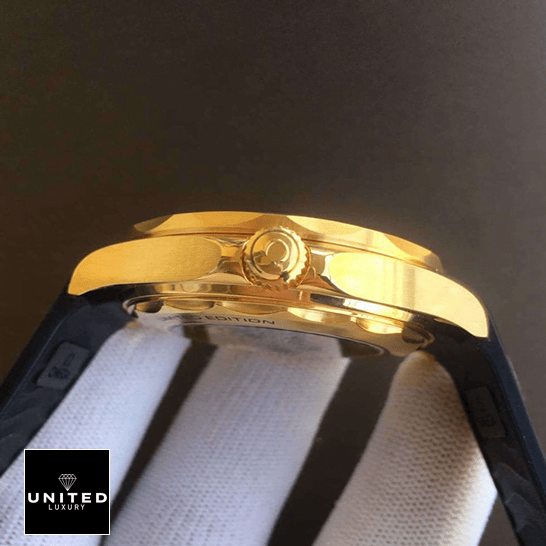 Omega Gold Case Rubber Black Bracelet Replica crown on the glove hand