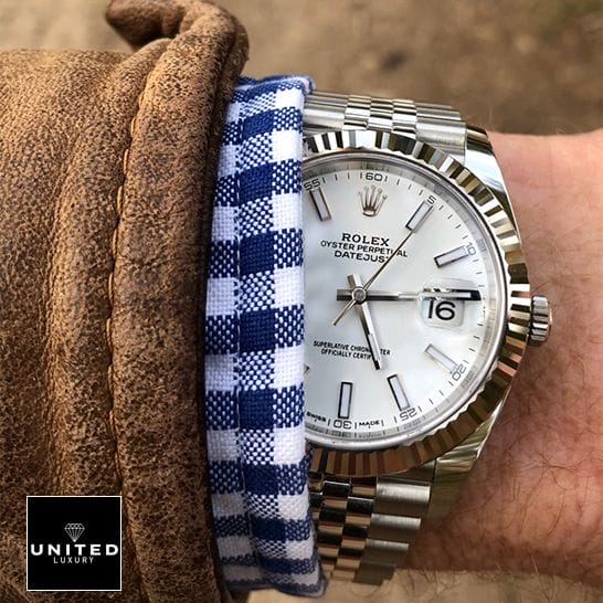 Rolex 126334WSJ Perpetual Oyster Datejust White Dial Replica on the wrist