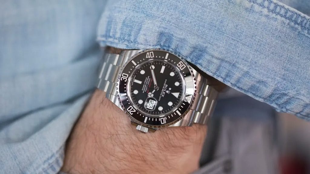 the rolex sea dweller black dial repilca wrist on watch