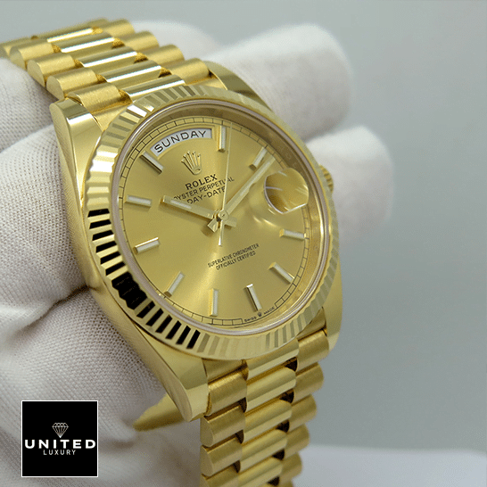 Rolex day-date II 228238-003 yellow gold jubilee replica on the hand