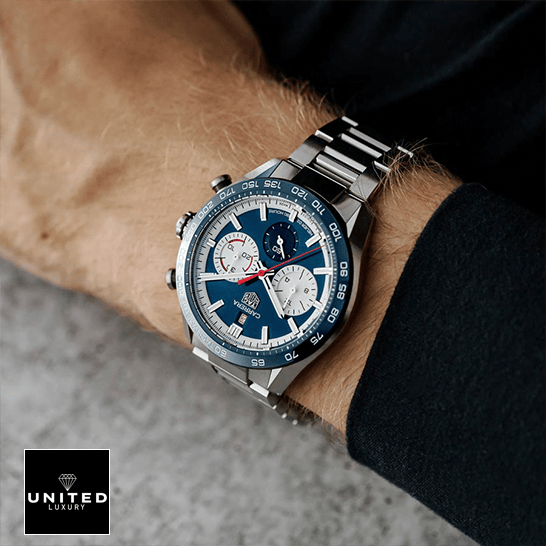 Tag Heuer Carrera Blue Dial Red Second Han Replica on the wrist